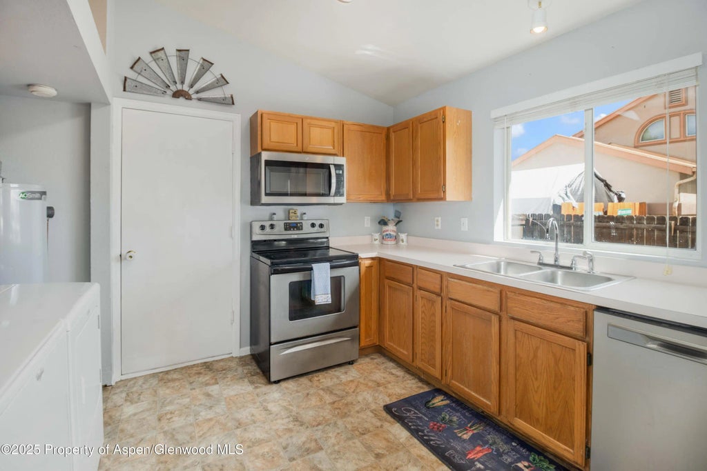 5 of 29 - 1425 Orchard Avenue, Silt, CO