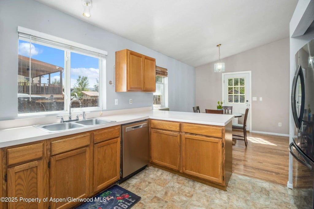 7 of 29 - 1425 Orchard Avenue, Silt, CO