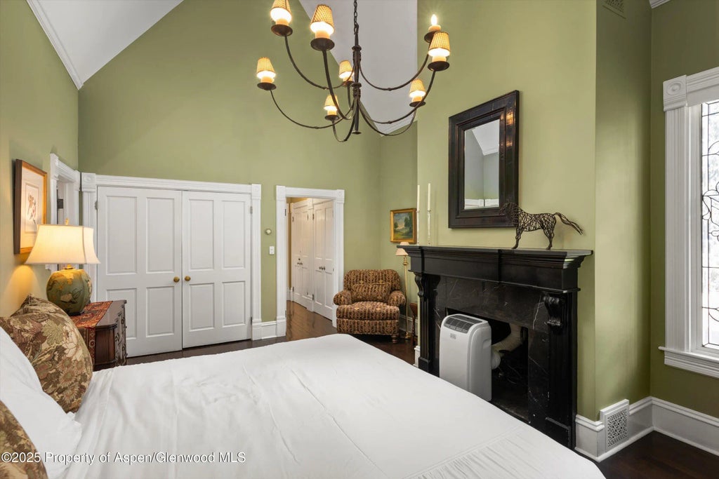 14 of 39 - 200 W Hopkins Avenue, Aspen, CO