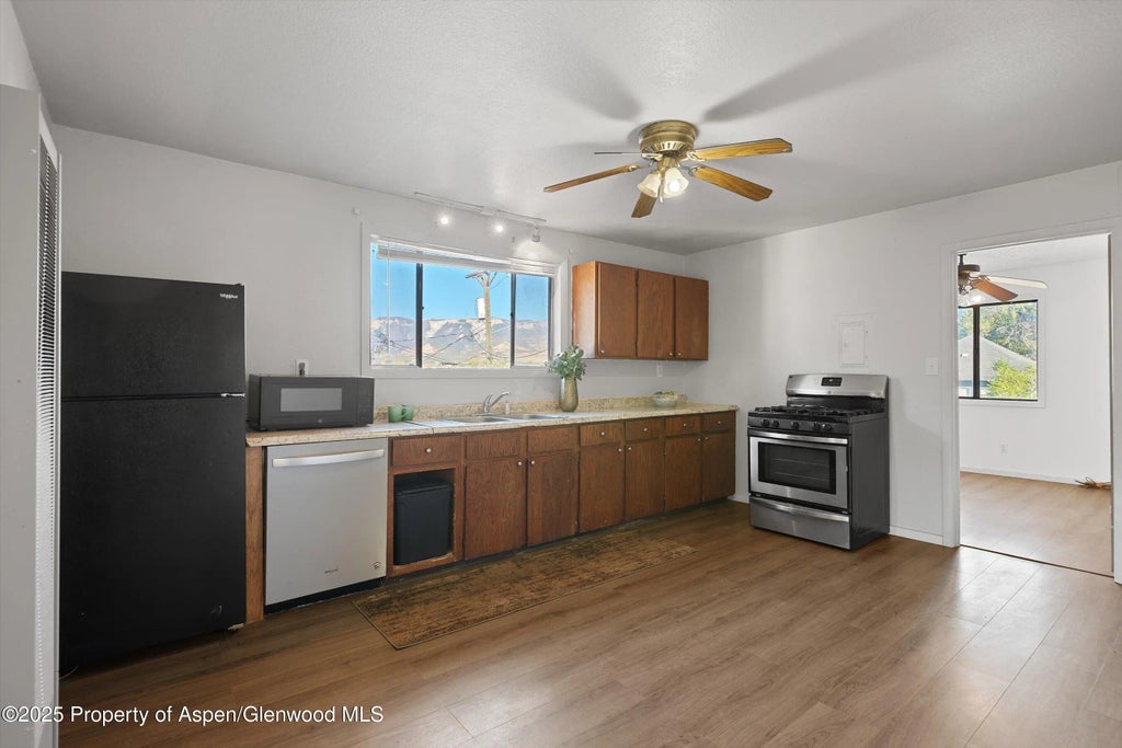 2 of 33 - 411 E 1st Street, Rifle, CO