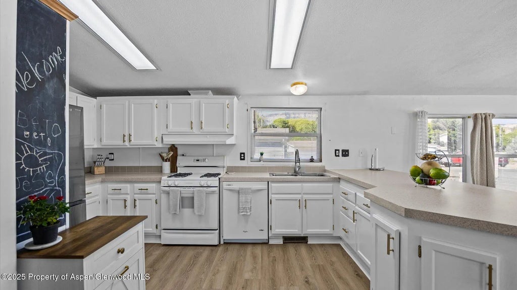 13 of 39 - 26 Baker Hill Place, Parachute, CO