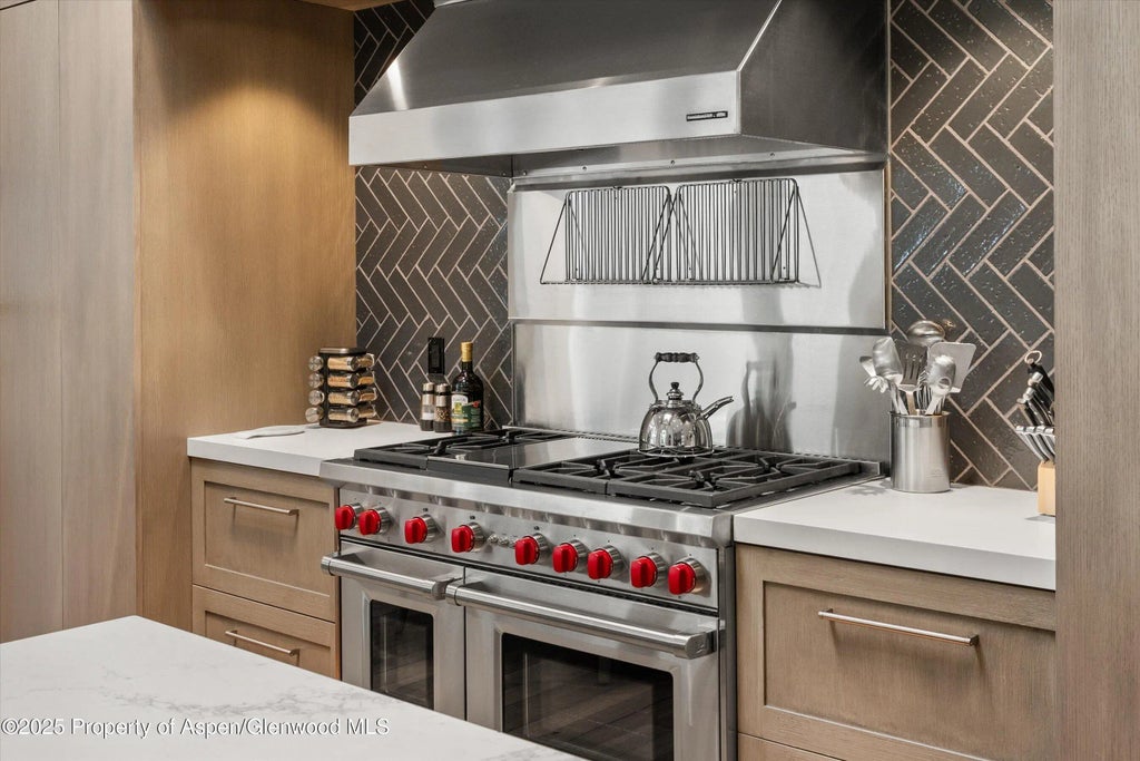 11 of 43 - 971 Ute Avenue, Aspen, CO