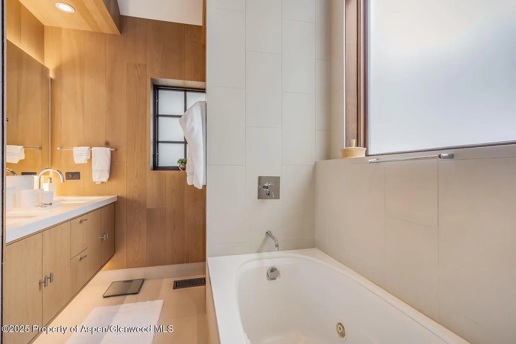 25 of 97 - 511+563 Edgewood Lane, Snowmass Village, CO