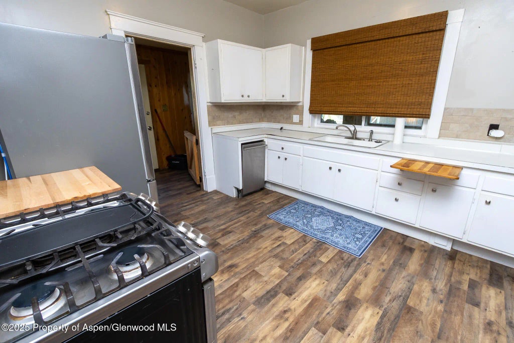 2 of 38 - 1042 Park Avenue, Meeker, CO