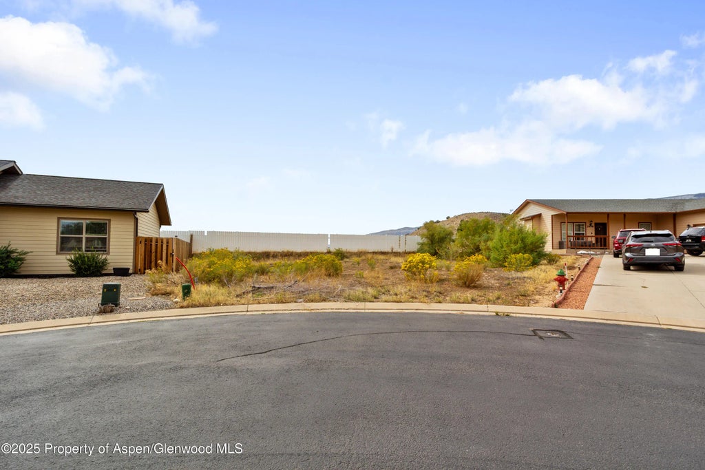 1 of 8 - 2495 Pioneer Way, Rifle, CO