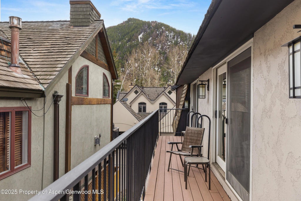 10 of 11 - 901 E Hyman Avenue 14, Aspen, CO