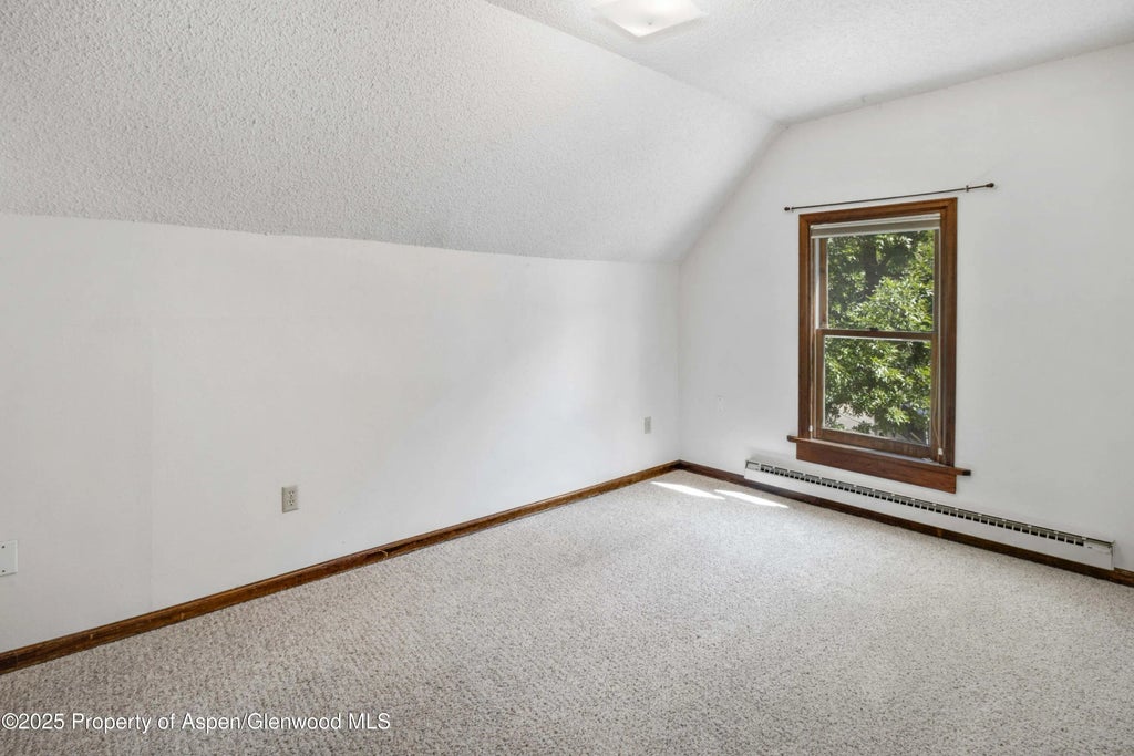 11 of 26 - 729 & 731 Bennett Avenue, Glenwood Springs, CO