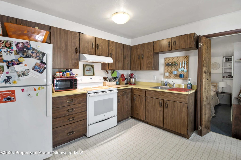 17 of 26 - 729 & 731 Bennett Avenue, Glenwood Springs, CO