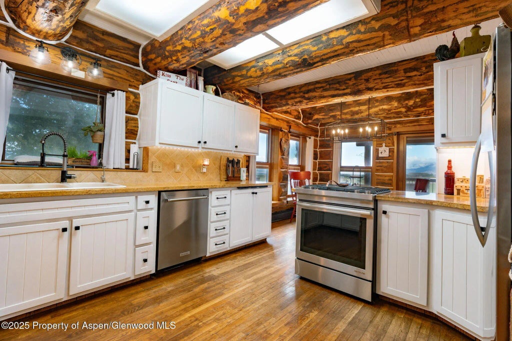 11 of 47 - 1334 County Road 250, Silt, CO