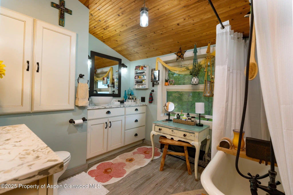 24 of 47 - 1334 County Road 250, Silt, CO