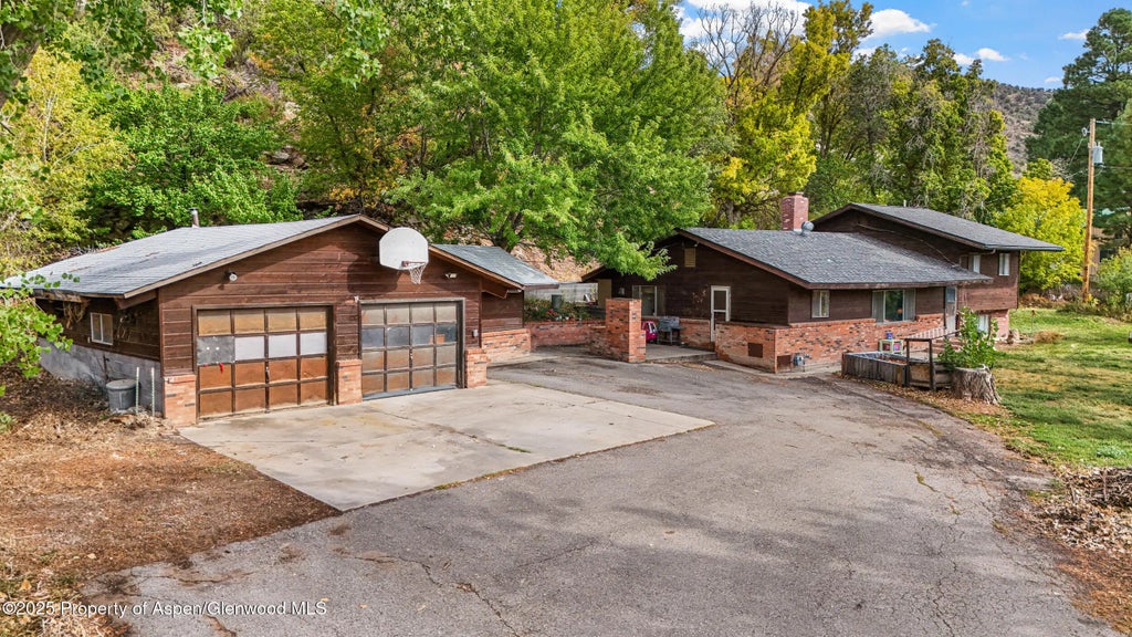 6303 Peach Valley Road, New Castle