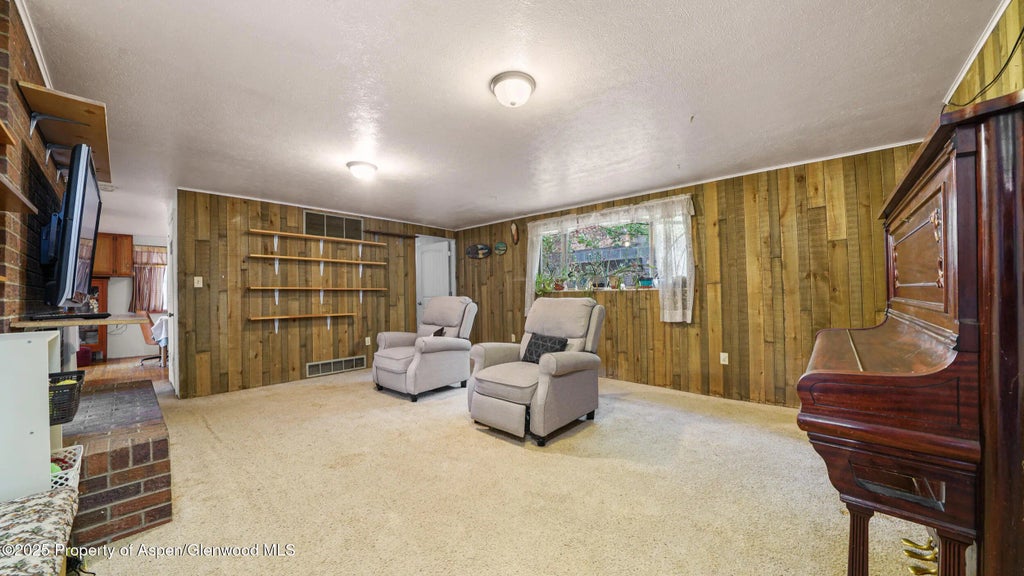 15 of 33 - 6303 Peach Valley Road, New Castle, CO