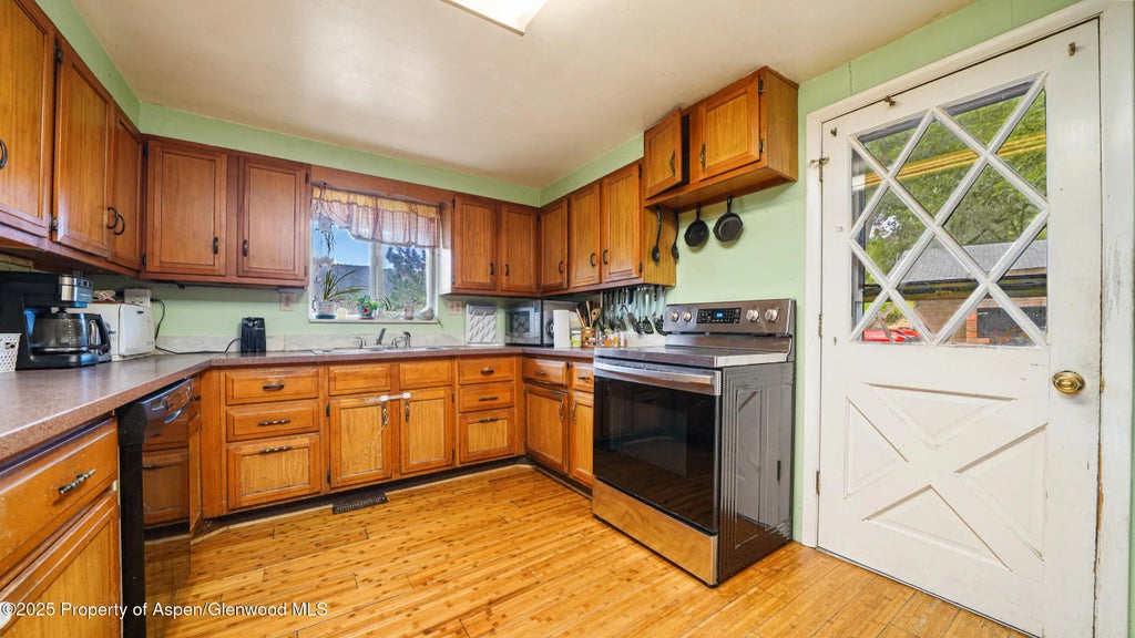 7 of 33 - 6303 Peach Valley Road, New Castle, CO