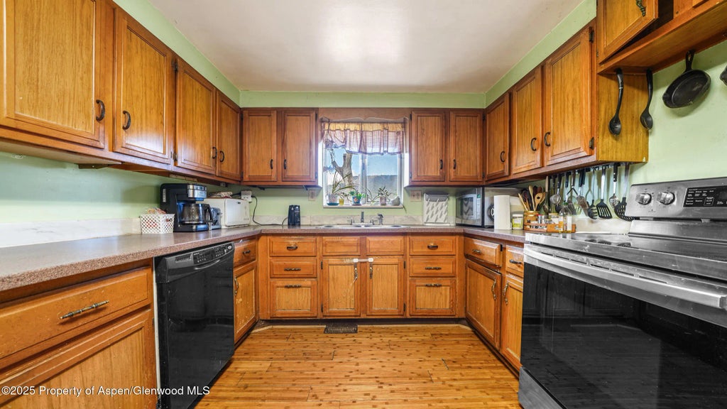 8 of 33 - 6303 Peach Valley Road, New Castle, CO