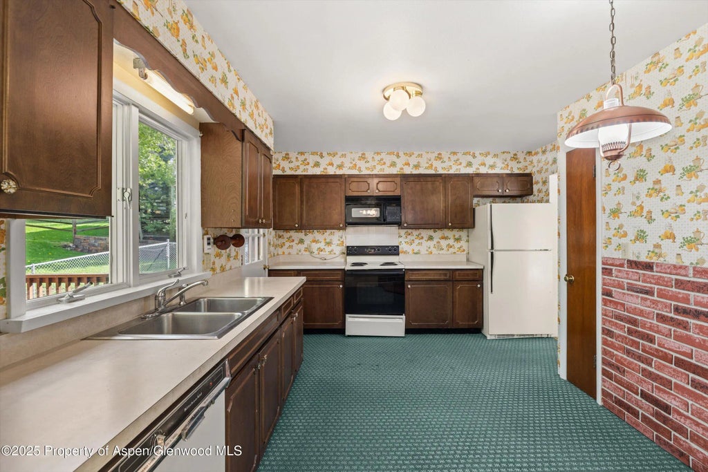 8 of 33 - 225 Cedar Crest Drive, Glenwood Springs, CO