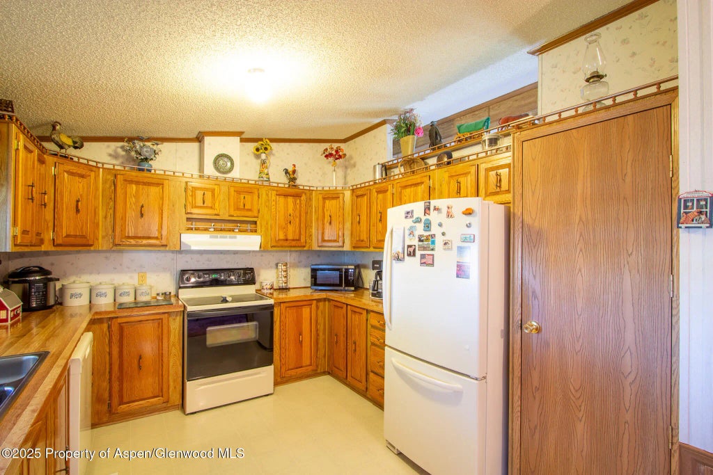 13 of 37 - 13648 B Road, Delta, CO