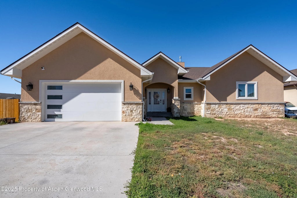 1 of 31 - 1607 Balsam Loop, Rifle, CO
