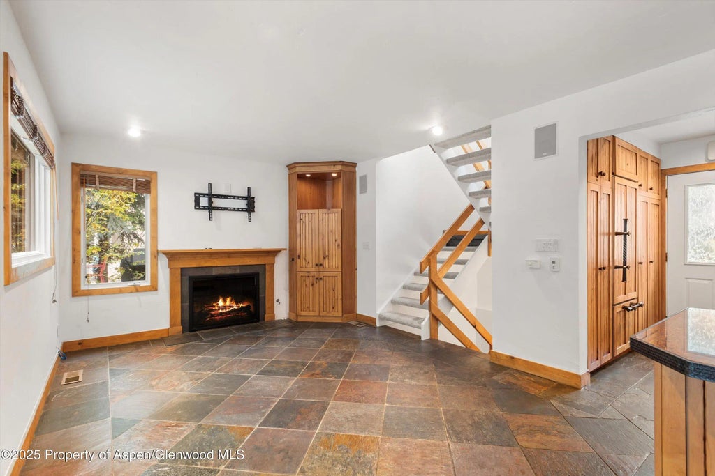 3 of 22 - 814 W Bleeker Street E5, Aspen, CO