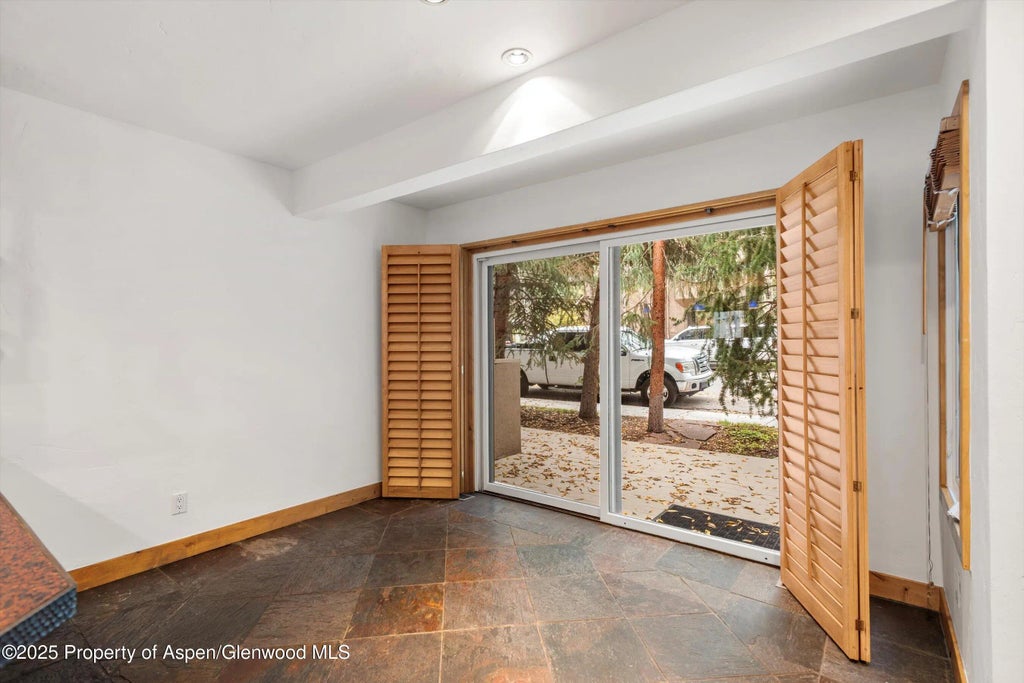 6 of 22 - 814 W Bleeker Street E5, Aspen, CO