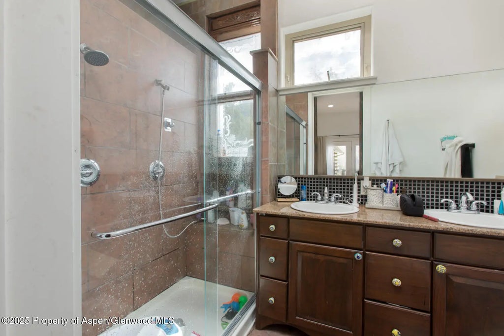 7 of 31 - 319 Glen Eagle Circle, New Castle, CO