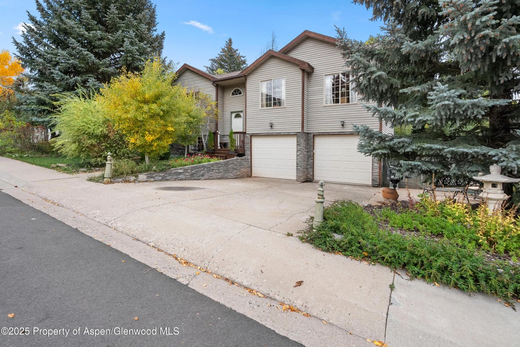 1 of 27 - 310 Mesquite Court, New Castle, CO