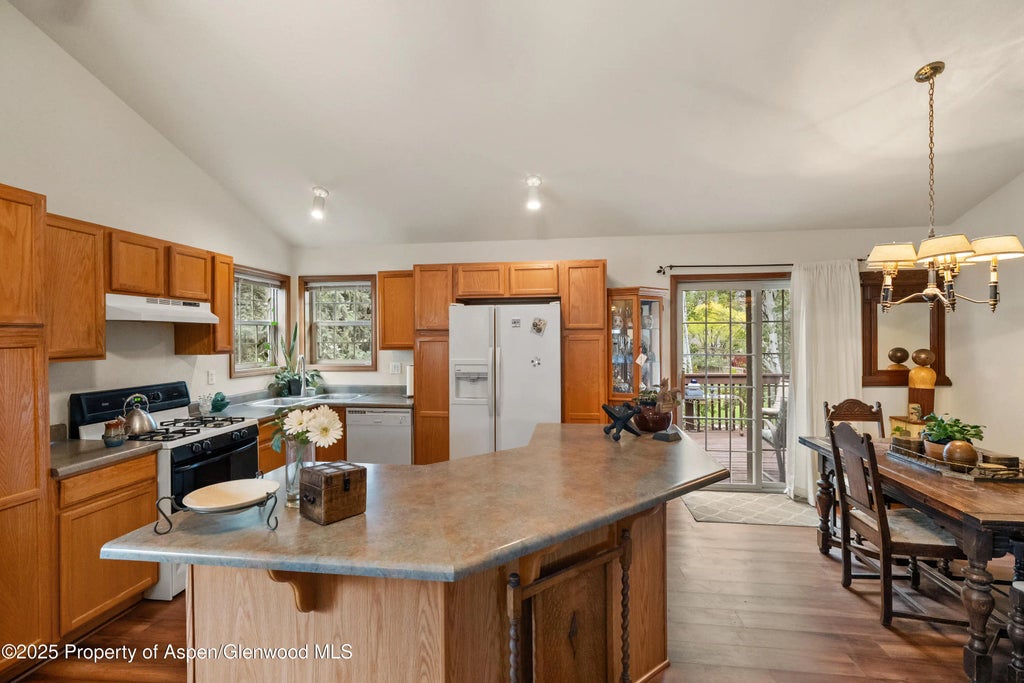 6 of 27 - 310 Mesquite Court, New Castle, CO