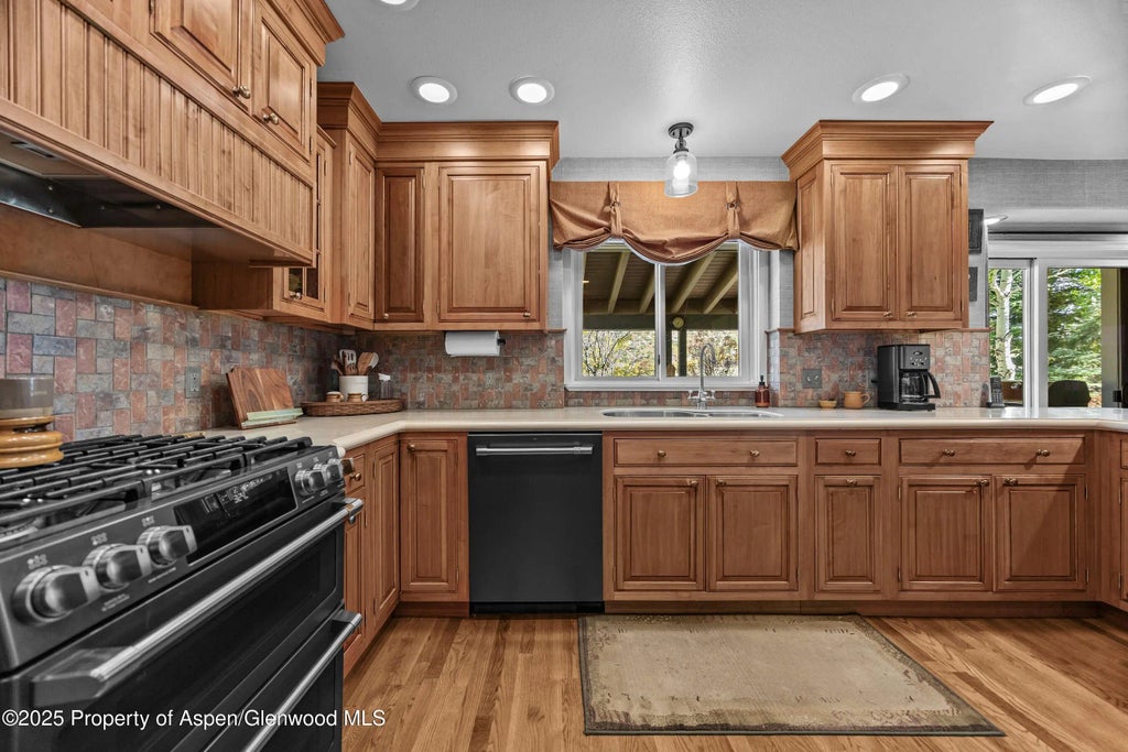 13 of 51 - 264 S Oak Way, Glenwood Springs, CO