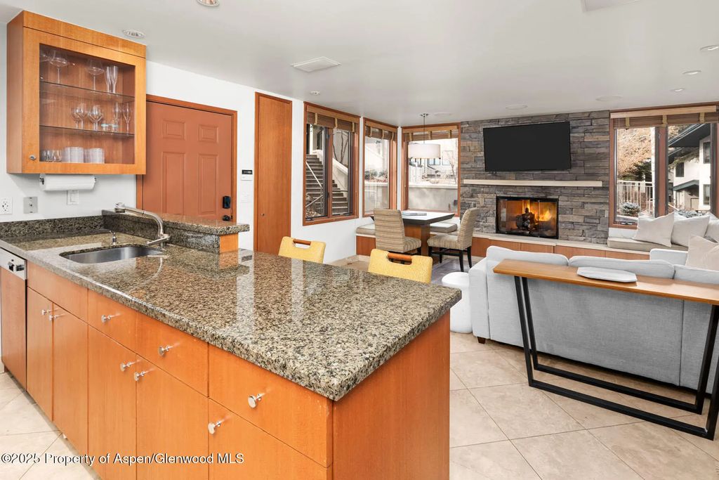 8 of 22 - 135 Carriage Way 26, Snowmass Village, CO