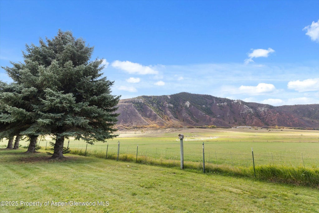 35 of 62 - 373 & 375 Apple Drive, Basalt, CO