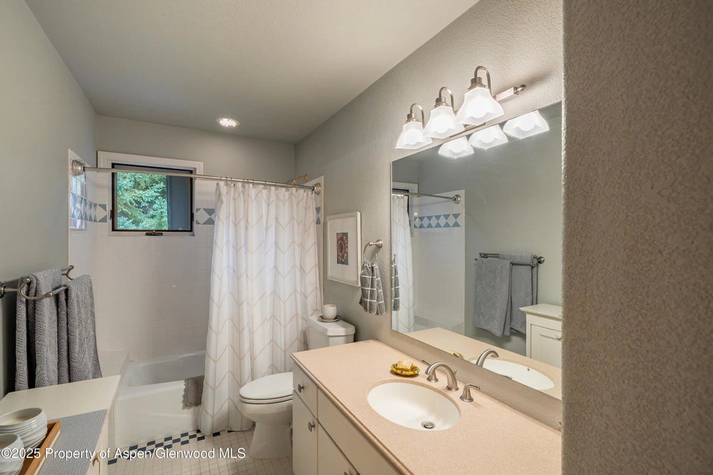 25 of 44 - 505 W Princeton Circle, Glenwood Springs, CO
