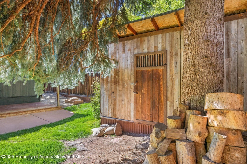 33 of 56 - 1019 Riverview Drive, Glenwood Springs, CO