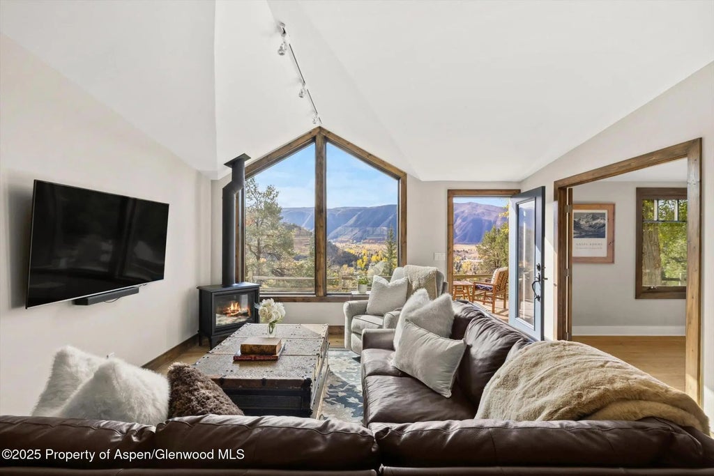 3 of 17 - 641 Pinon Drive, Basalt, CO