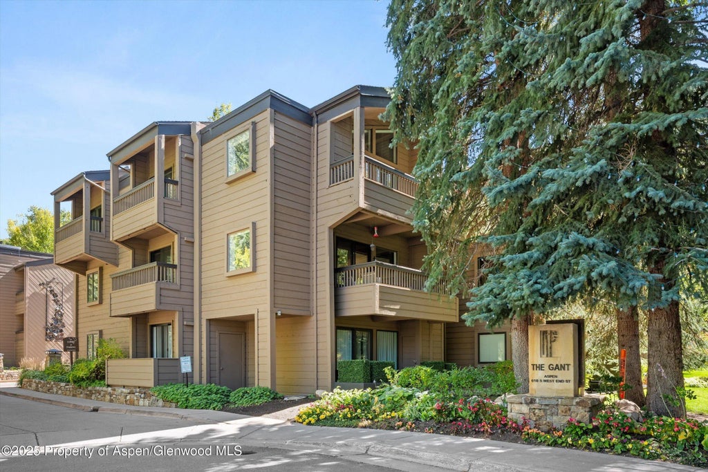 21 of 22 - 610 S West End Street A304, Aspen, CO