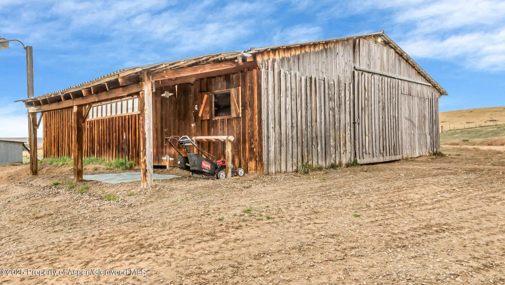 33 of 41 - 34475 N Highway 13, Craig, CO