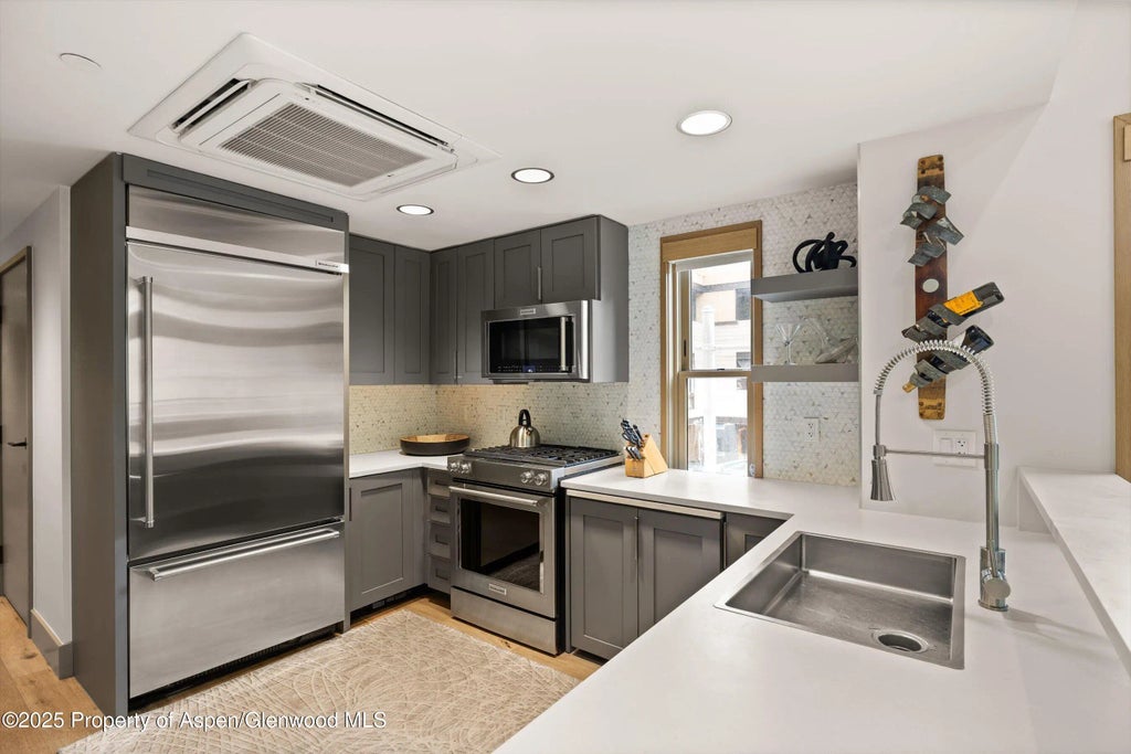 10 of 58 - 122 W Main Street, Aspen, CO
