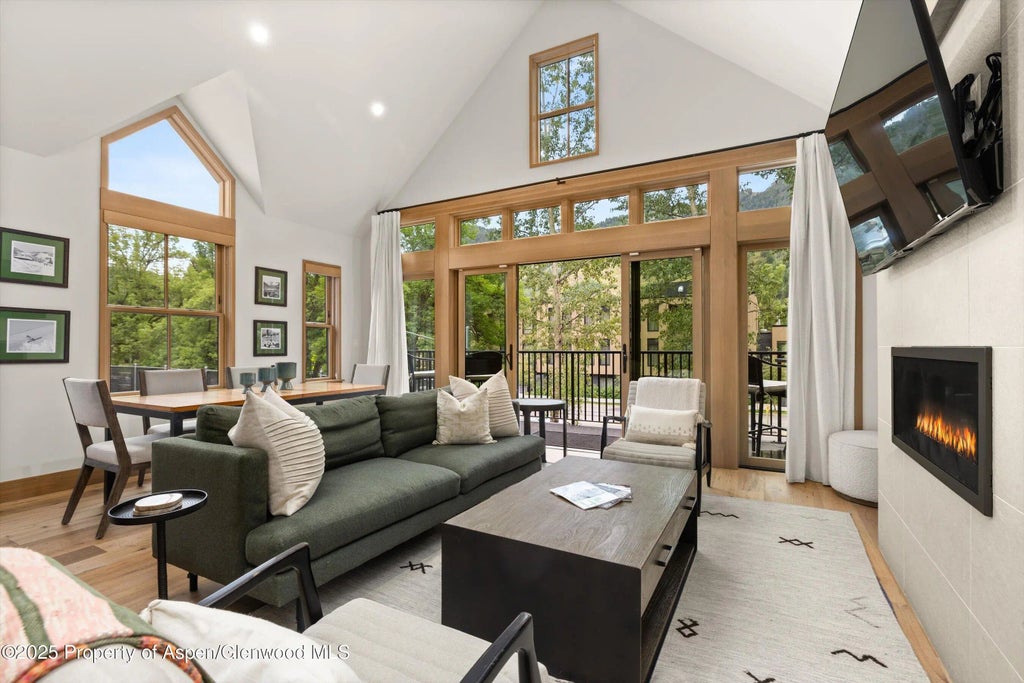 4 of 58 - 122 W Main Street, Aspen, CO