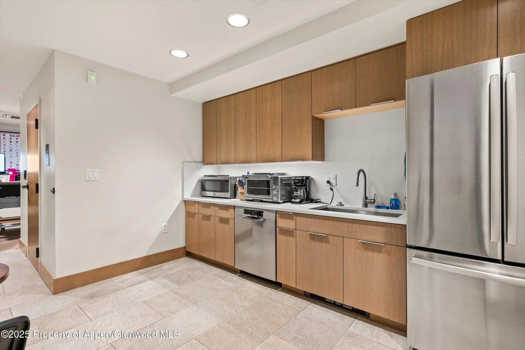 54 of 58 - 122 W Main Street, Aspen, CO