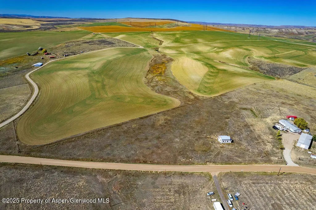 3 of 19 - 5017 County Road 30, Craig, CO