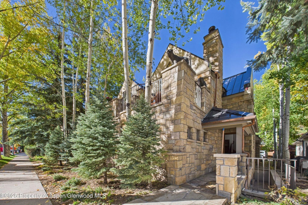 1 of 38 - 914 E Cooper Avenue, Aspen, CO