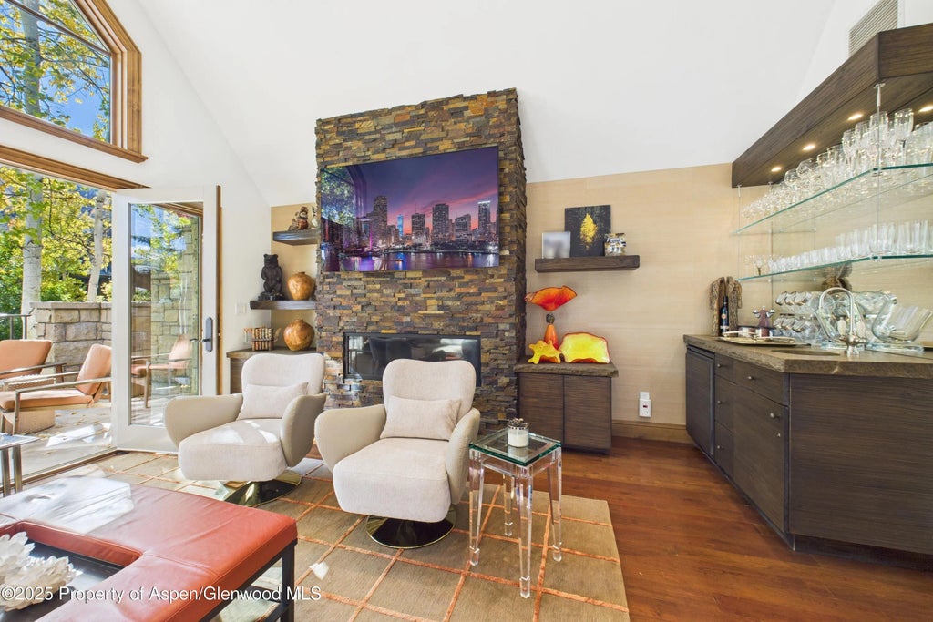 14 of 38 - 914 E Cooper Avenue, Aspen, CO