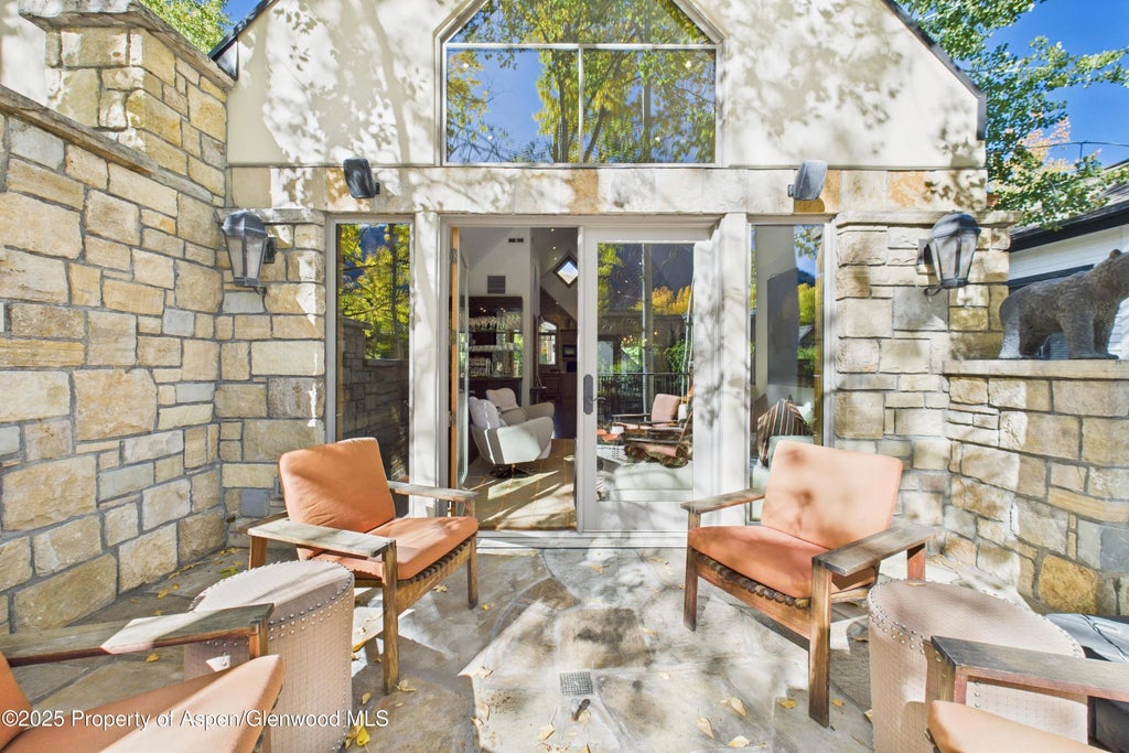 17 of 38 - 914 E Cooper Avenue, Aspen, CO