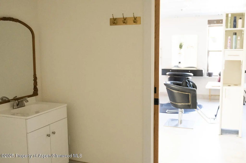 11 of 16 - 401 23rd Street 206, Glenwood Springs, CO