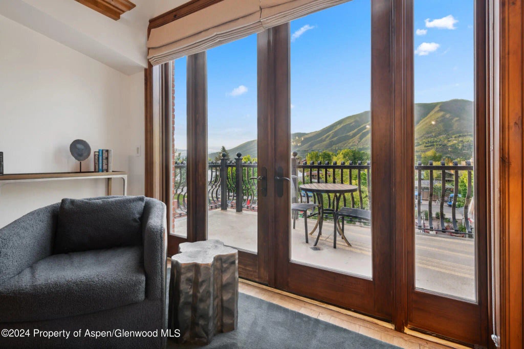 9 of 25 - 415 E Dean St., Unit 30, Week 9, Aspen, CO