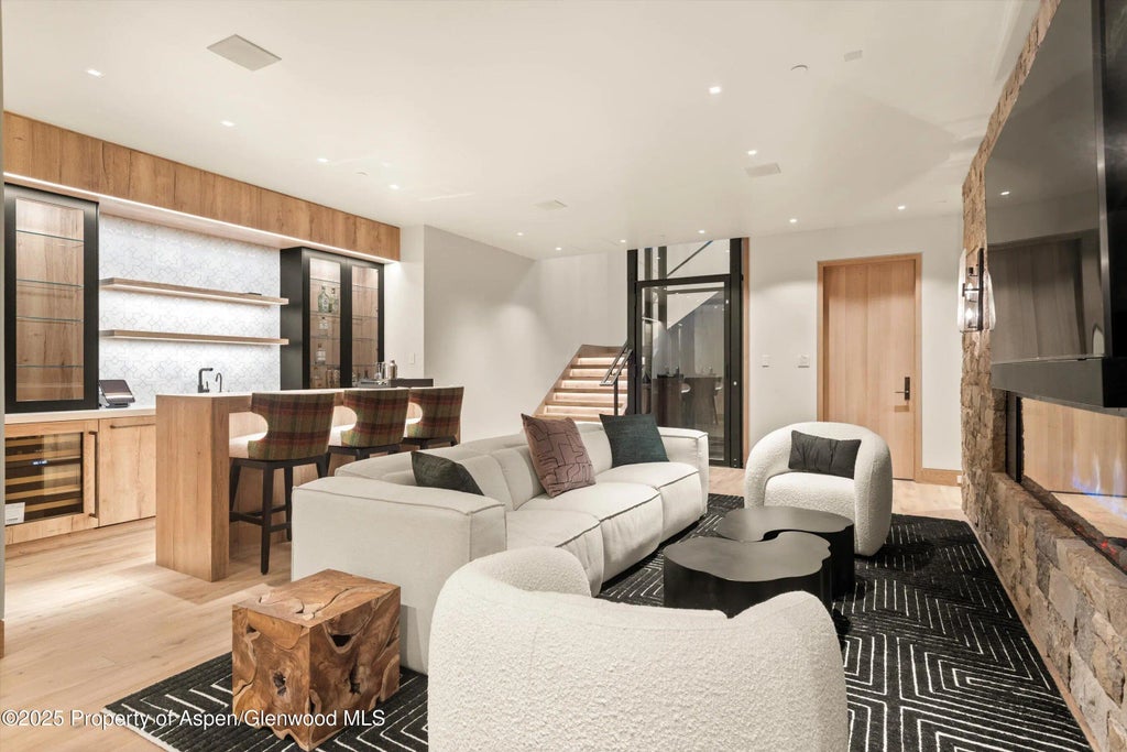 10 of 25 - 543 Walnut Street B, Aspen, CO