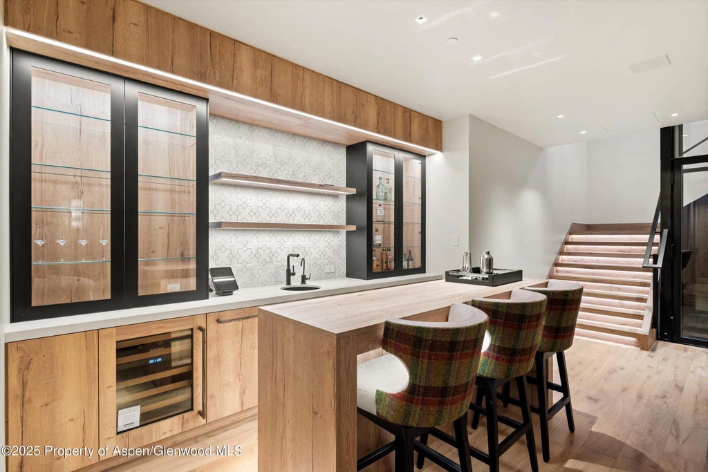 11 of 25 - 543 Walnut Street B, Aspen, CO