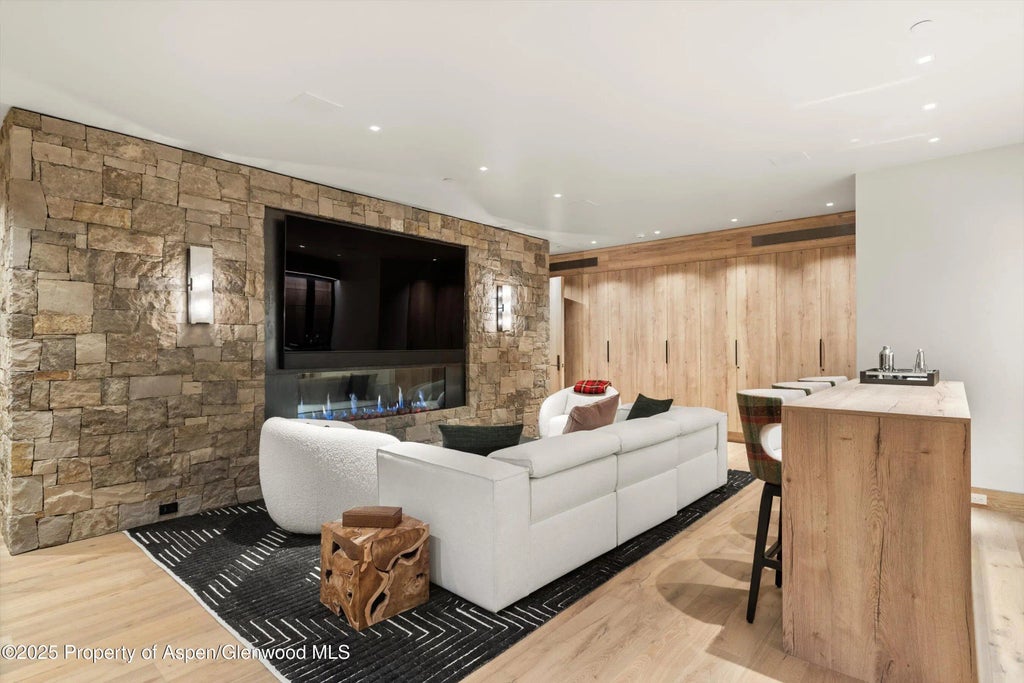 12 of 25 - 543 Walnut Street B, Aspen, CO