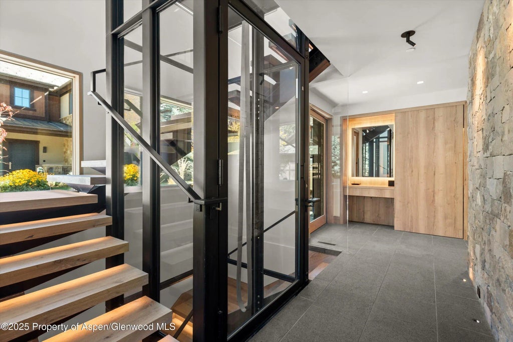 21 of 25 - 543 Walnut Street B, Aspen, CO