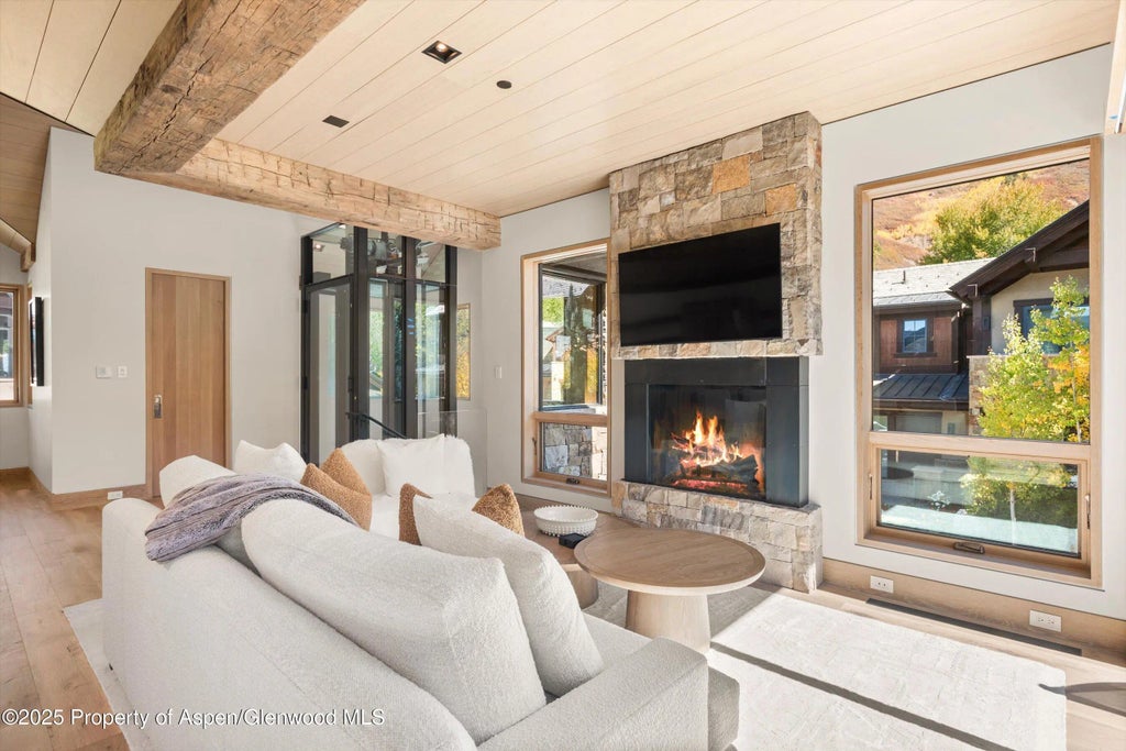 7 of 25 - 543 Walnut Street B, Aspen, CO