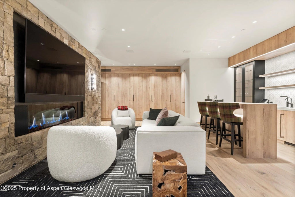 9 of 25 - 543 Walnut Street B, Aspen, CO