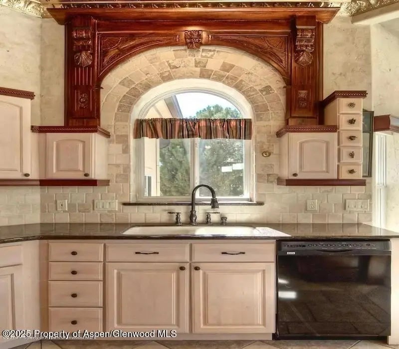 7 of 25 - 233 Meadow Creek Drive, Parachute, CO